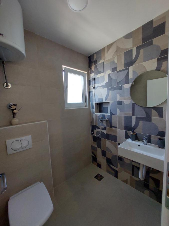 Danin Apartmani بار المظهر الخارجي الصورة