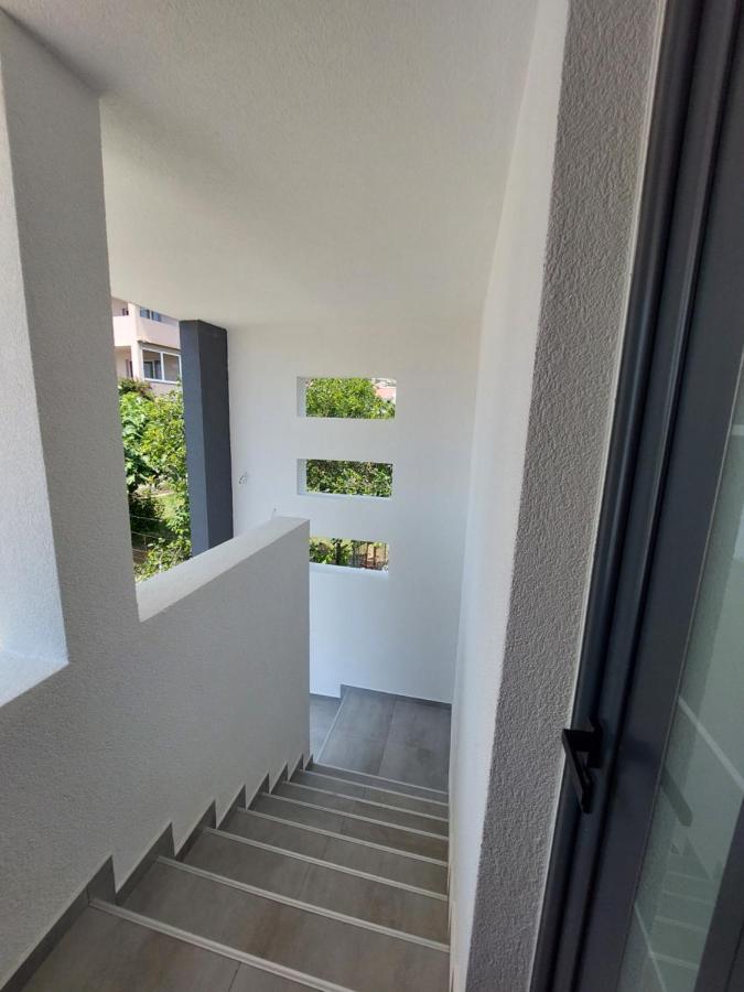 Danin Apartmani بار المظهر الخارجي الصورة