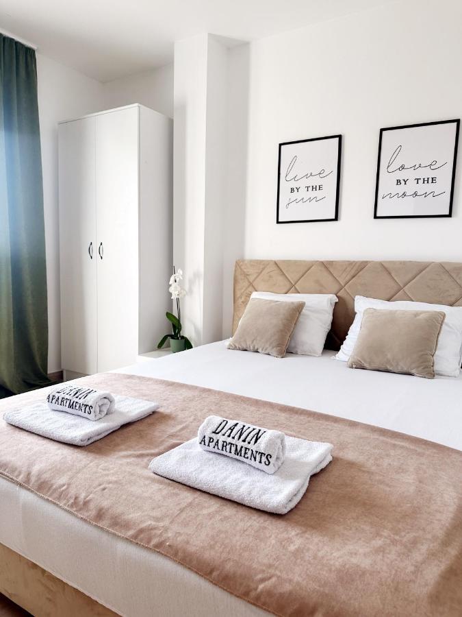 Danin Apartmani بار المظهر الخارجي الصورة