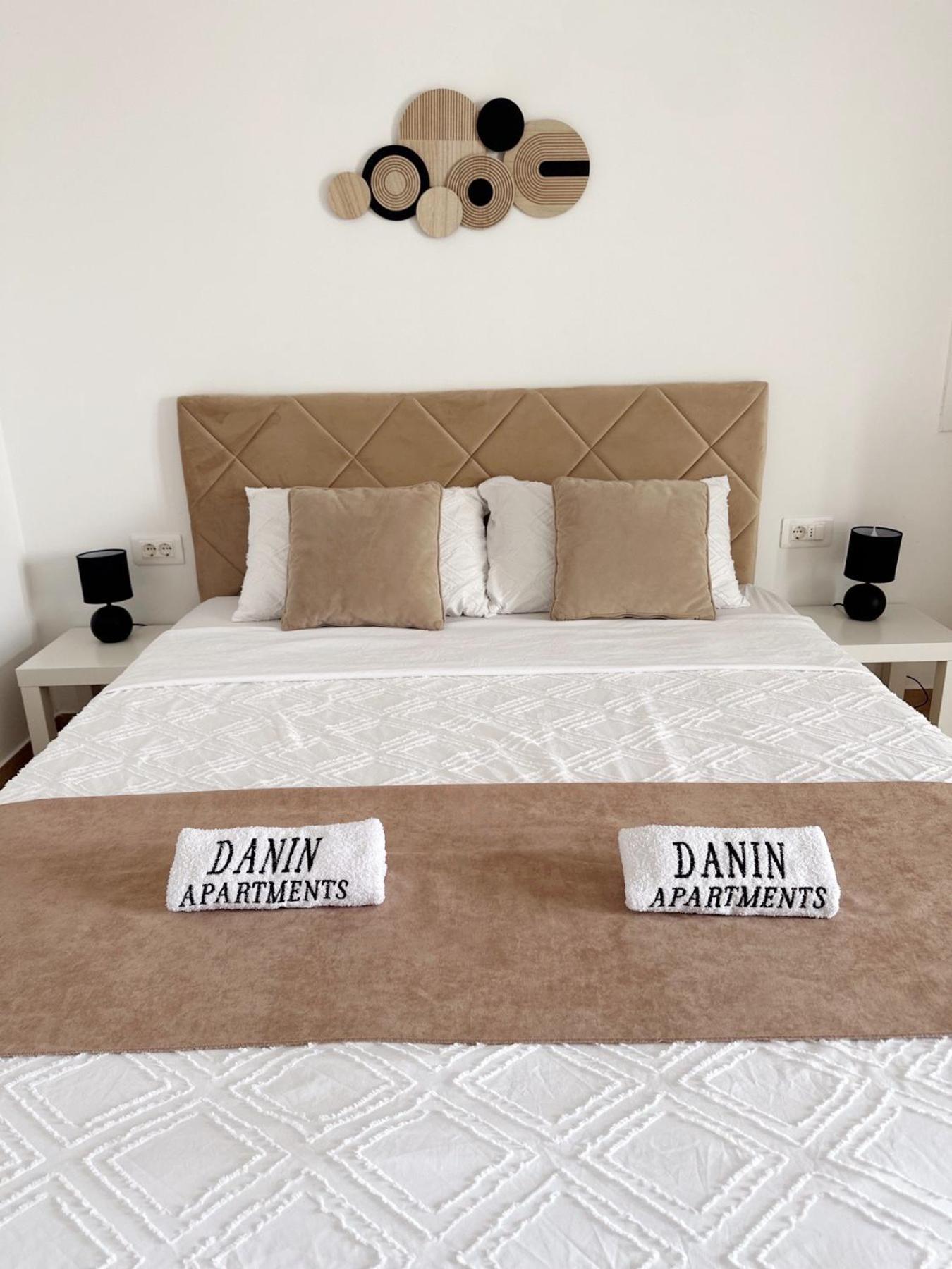Danin Apartmani بار المظهر الخارجي الصورة
