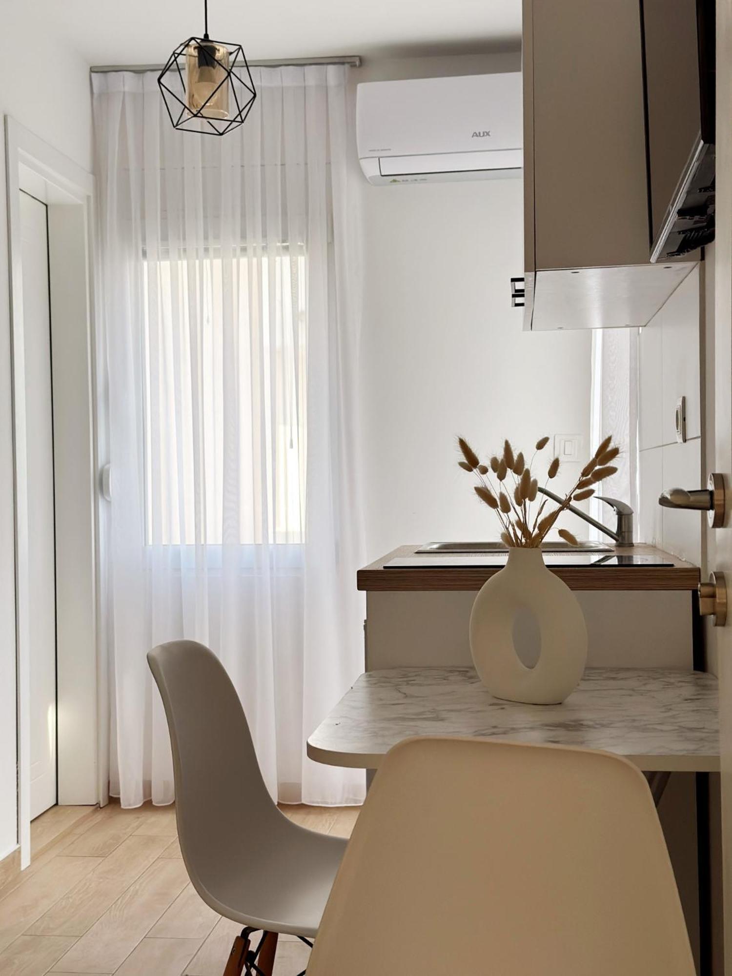 Danin Apartmani بار المظهر الخارجي الصورة