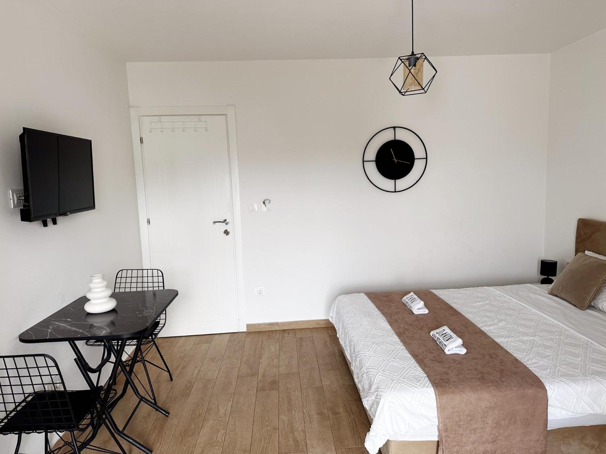 Danin Apartmani بار المظهر الخارجي الصورة