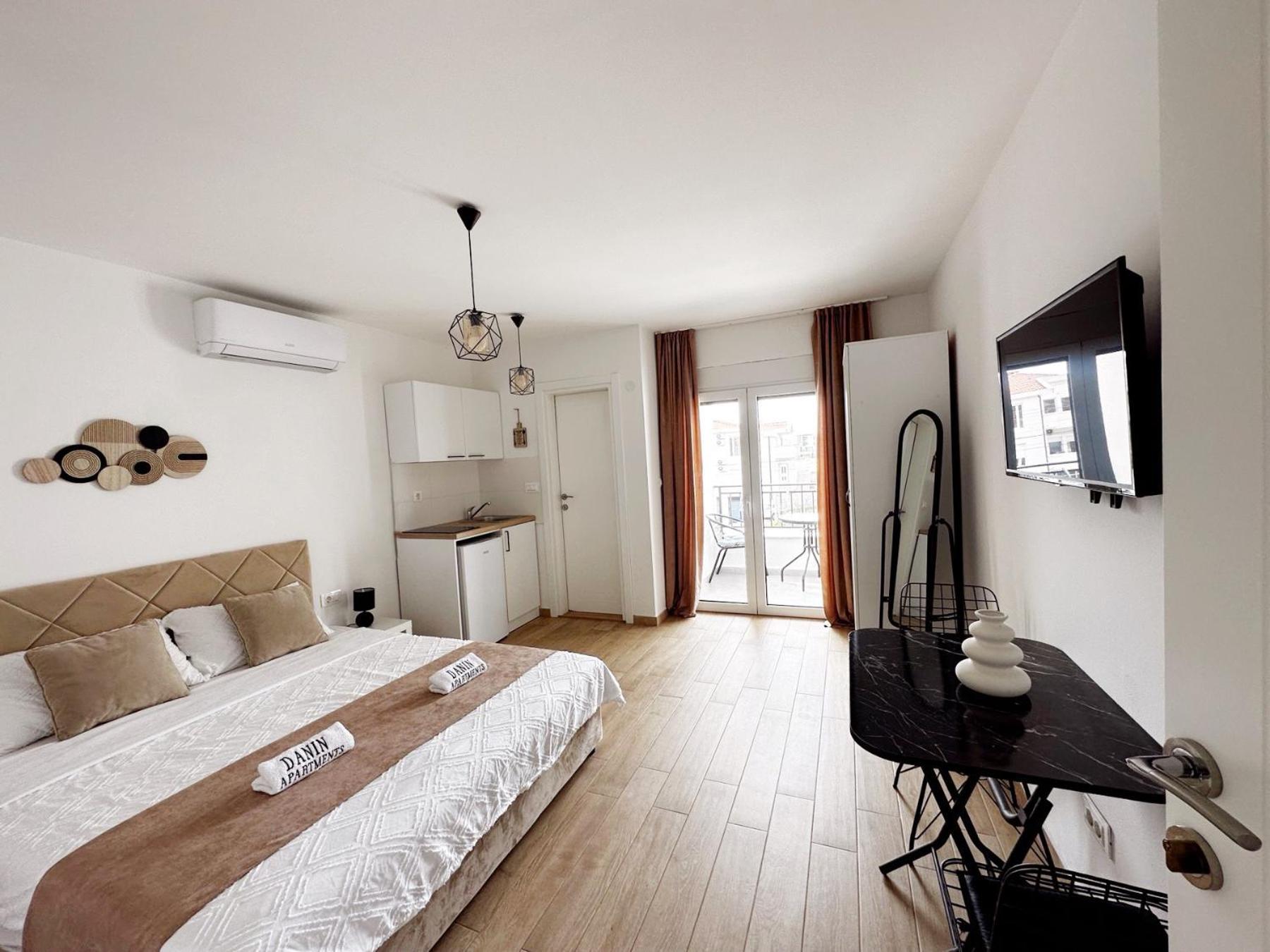 Danin Apartmani بار المظهر الخارجي الصورة